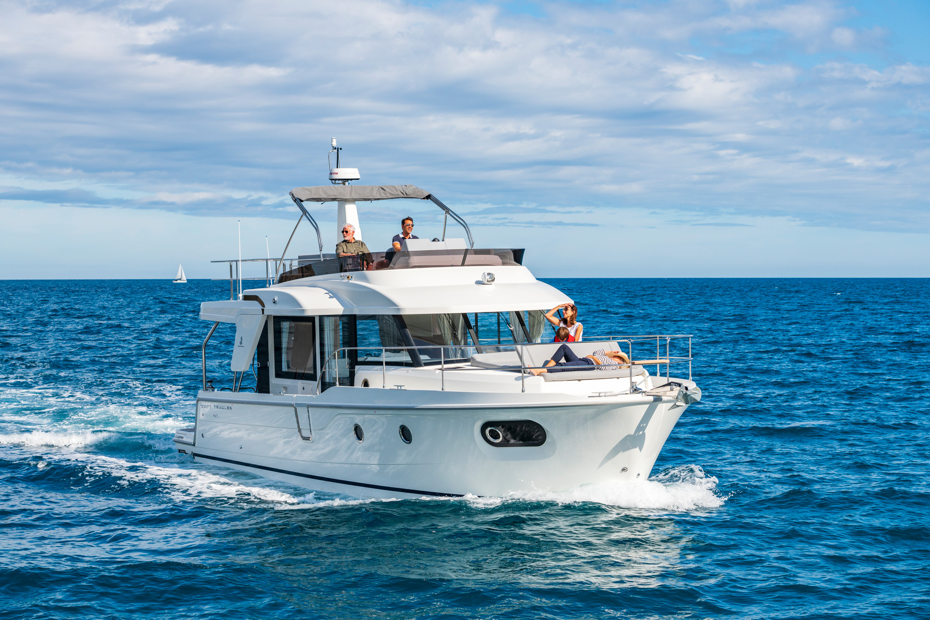 Swift Trawler 41 Fly | Beneteau Power | Navar Yachts and Boats